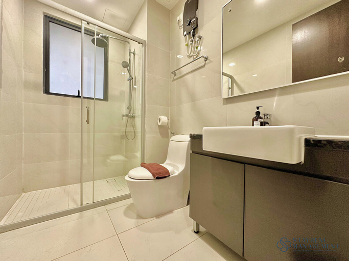 Bathroom 13
