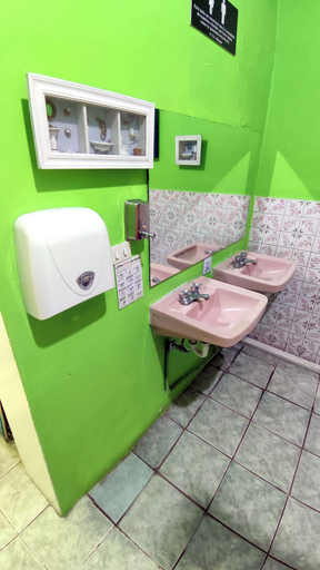 Bathroom 4, Hostal Whipala, Quito