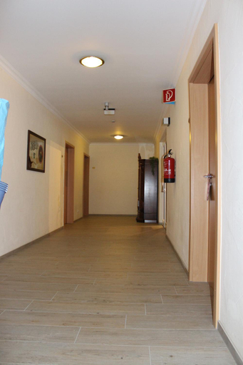 Others 4, Hotel America, Kaiserslautern