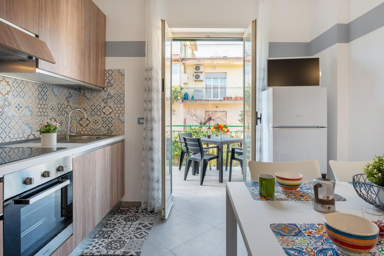 Balcony/terrace 2, La Casa Di Tobia & Little Paradise Beach Apartments, Messina