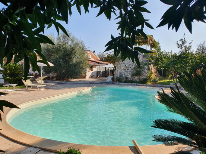Others 4, B&B Rosa podere 28, Taranto
