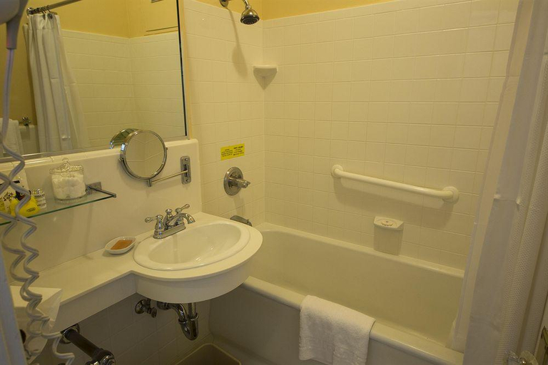 Bathroom 5, Chancellor Hotel on Union Square, San Francisco