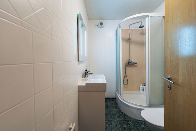 Bathroom 3, Hafnarstræti 100, Downtown Apartment, Akureyri