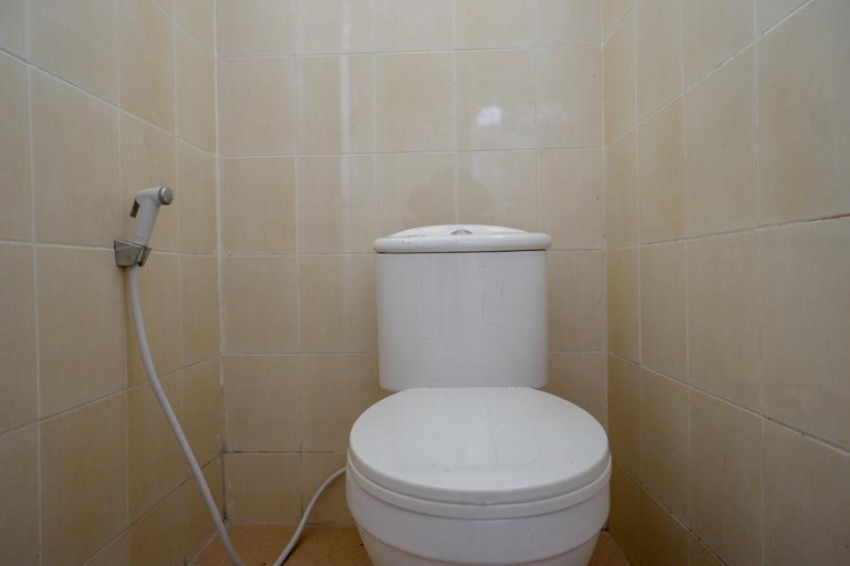 Bathroom 13