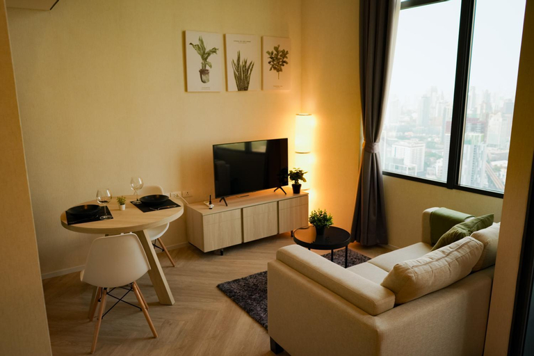 Bedroom 2, On Nut Duplex with City Views, 5-minute Walk to BTS, Ideal Long Stays, Khlong Toey