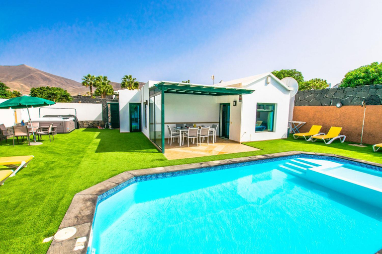 Swimming pool 3, Villa Los Arcos - LH160 By Villas Now Ltd, Las Palmas