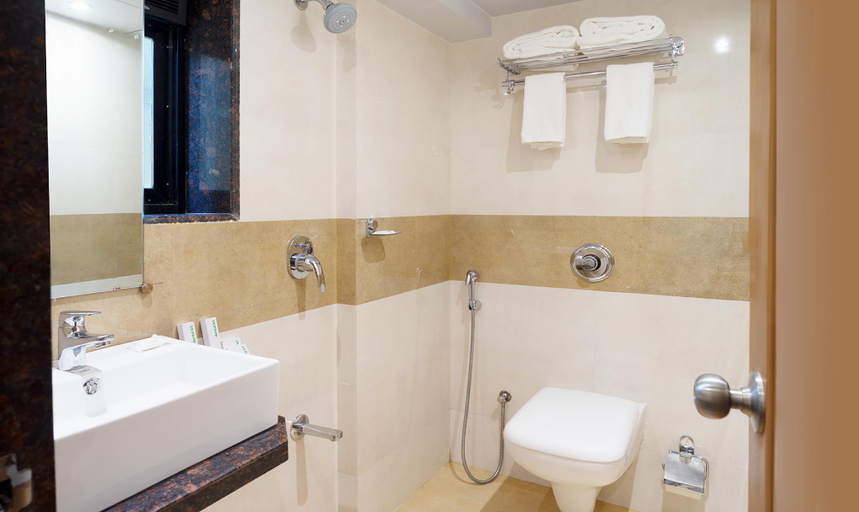 Bathroom 3, Treebo Olive Inn Near Bkc, Mumbai Suburban