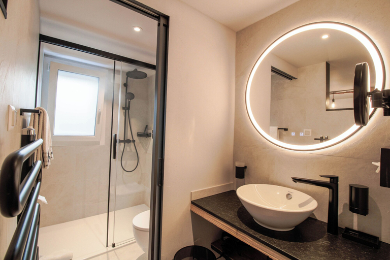 Bathroom 4, Alpine Lodge, Visp