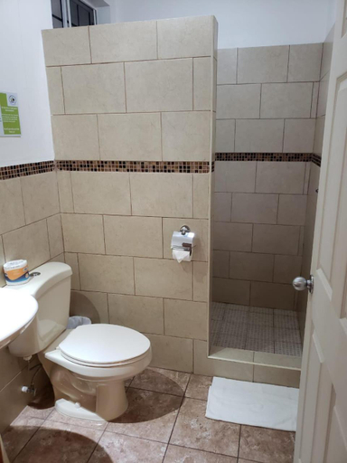 Bathroom 2, Hotel Playa Caribe, Tela