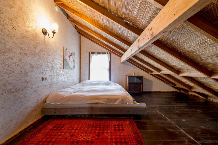 Bedroom 3, Healing Hands