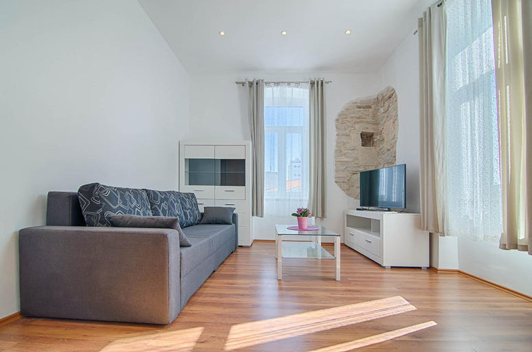 Shared lounge/TV area 4, Apartment Zora & Natale, Pula
