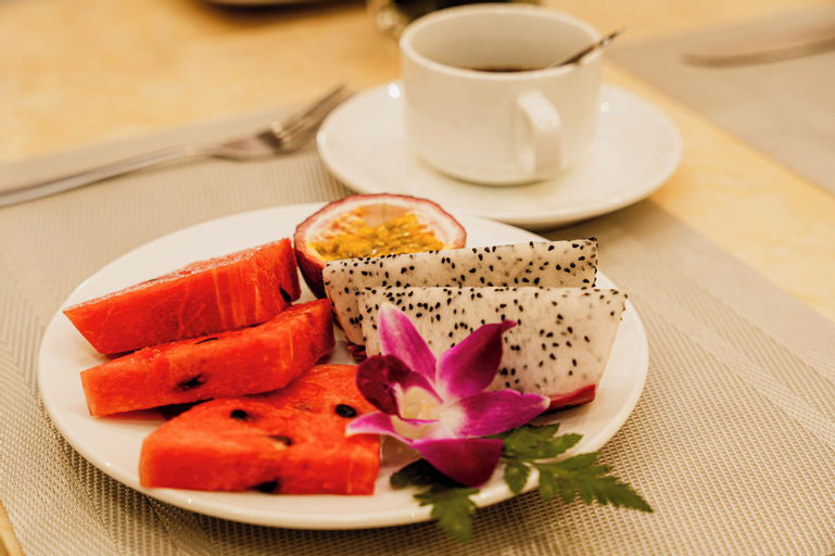 Food & Drinks 13