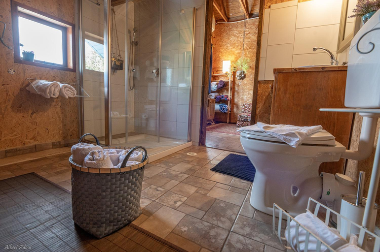 Bathroom 4, Healing Hands