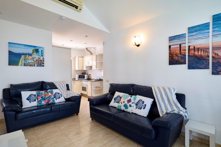 Shared lounge/TV area 2, Villa Los Arcos - LH160 By Villas Now Ltd, Las Palmas