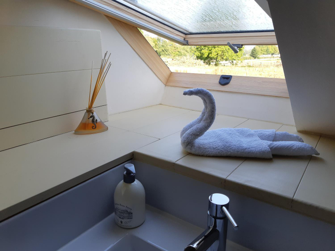 Bathroom, Gites Bijoux, Manche