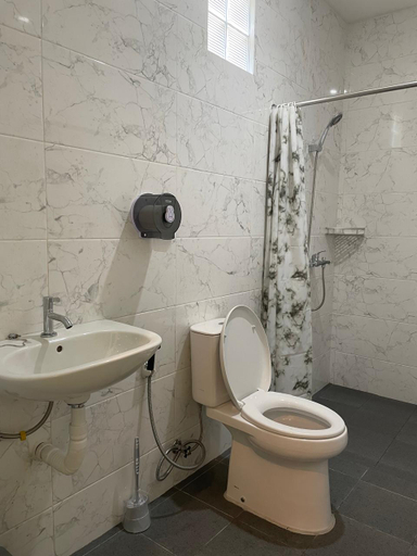 Bathroom, The Siburians Garden, Tomohon