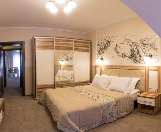 Bedroom 2, Petros Hotel, Nadvirnians'kyi
