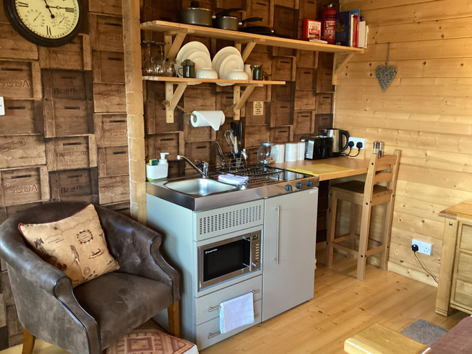 Others 5, Auchenlea lodges, Glasgow