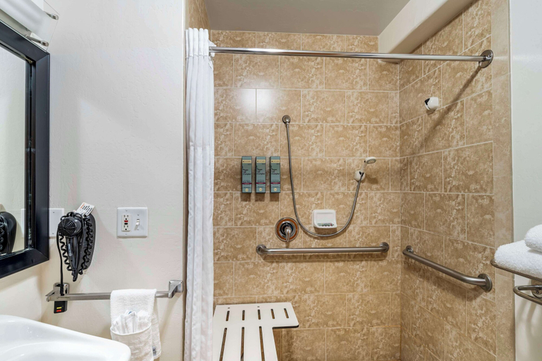 Bathroom 4, Best Western Liberty Inn, Kern