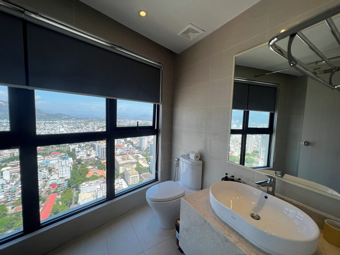 Bathroom 19
