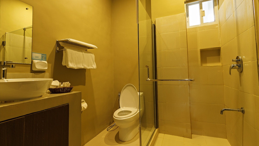 Bathroom 4, Vela Terraces Hotel, Coron