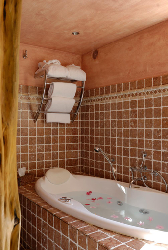 Bathroom 4, Hotel Le Belvedere, Corse-du-Sud