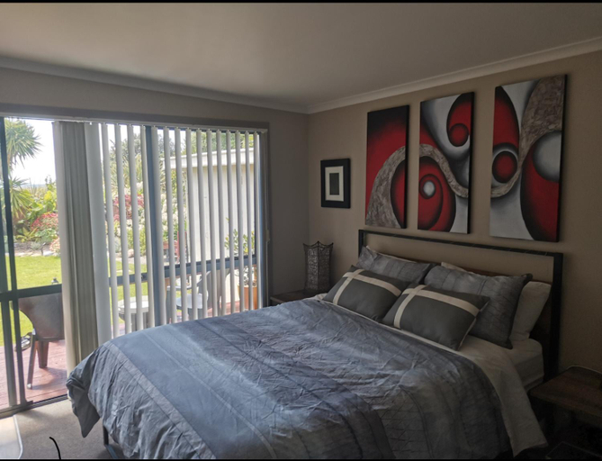 Others 4, Sunrise suite, Tasman