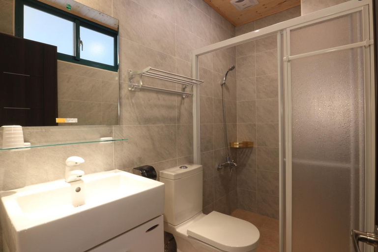Bathroom 4, RGB Hostel, Hualien