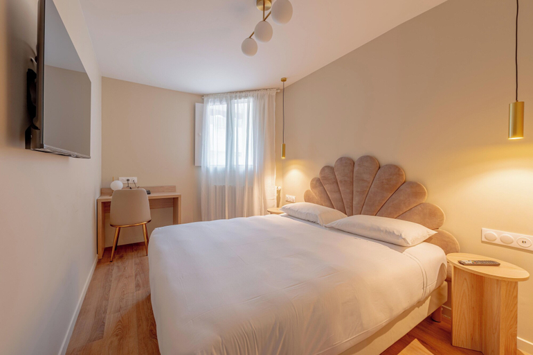 Bedroom 4, Grand Hôtel Senia, Val-de-Marne