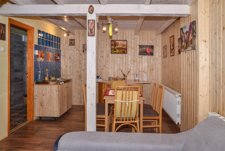 Others 5, Malom Apartman, Szentes