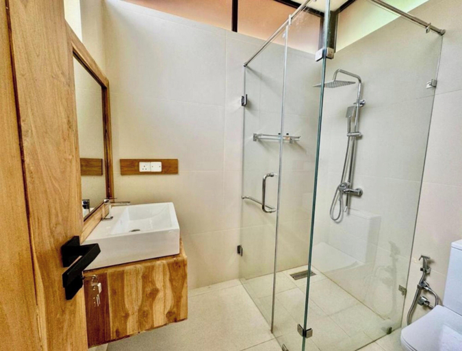 Bathroom 4, Aqua Dunhinda Villa & Nature Retreat, Ganga Ihala Korale