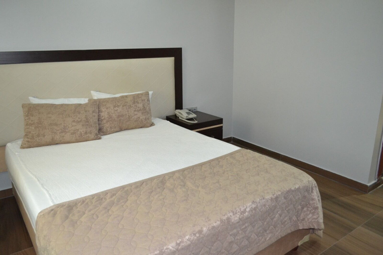 Bedroom 4, Adana Kucuksaat Hotel, Yüreğir