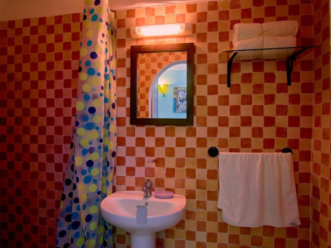 Bathroom 3, Dar Tranquille, Essaouira