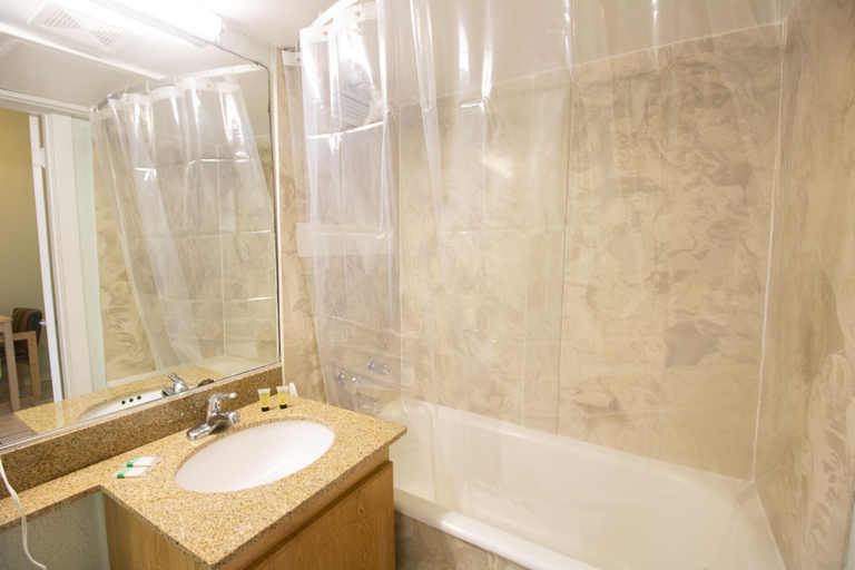 Bathroom 3, 656 Studio Apartment Hollywood Beach, Broward