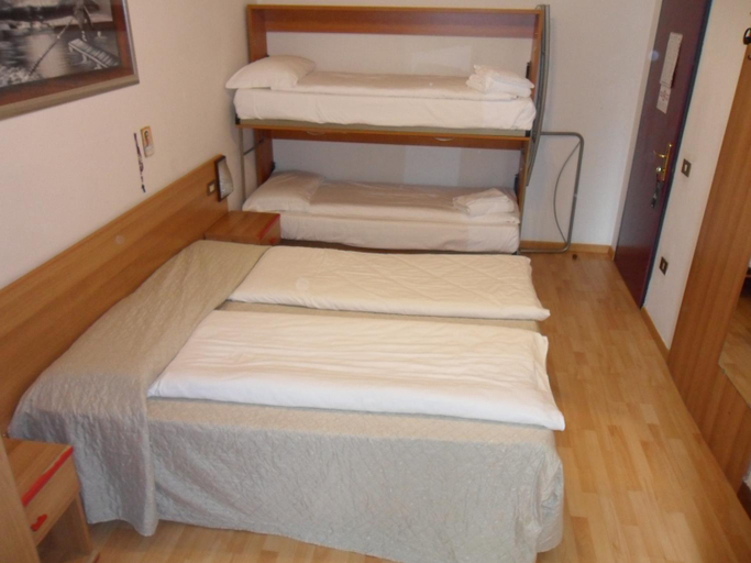 Bedroom 3, Hotel Rialto, Trento