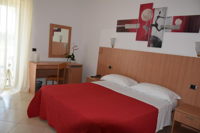 Bedroom, Hotel Maggiore, Foggia