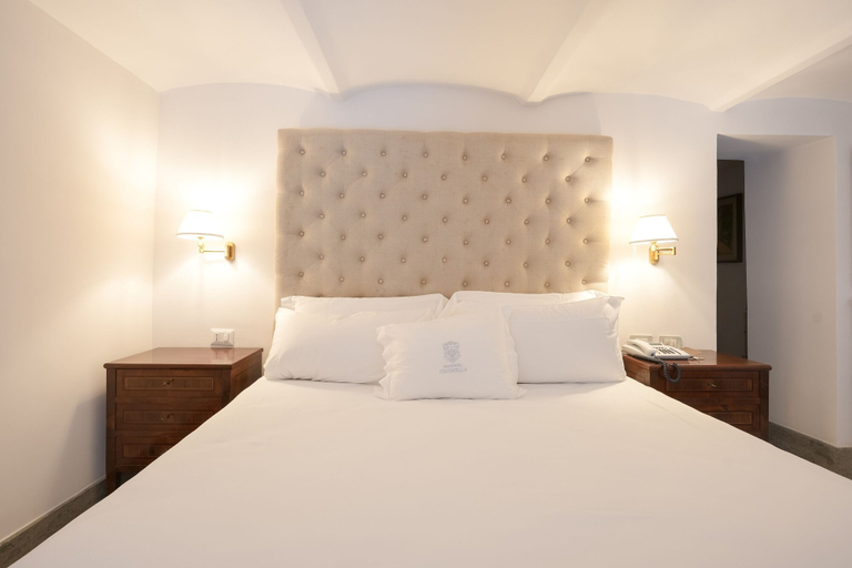 Bedroom 3, Grand Hotel Cocumella, Napoli
