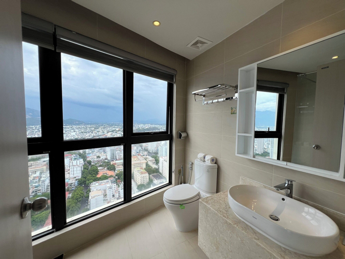 Bathroom 11