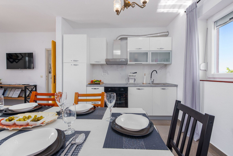 Others 5, Villa Moki, Benkovac