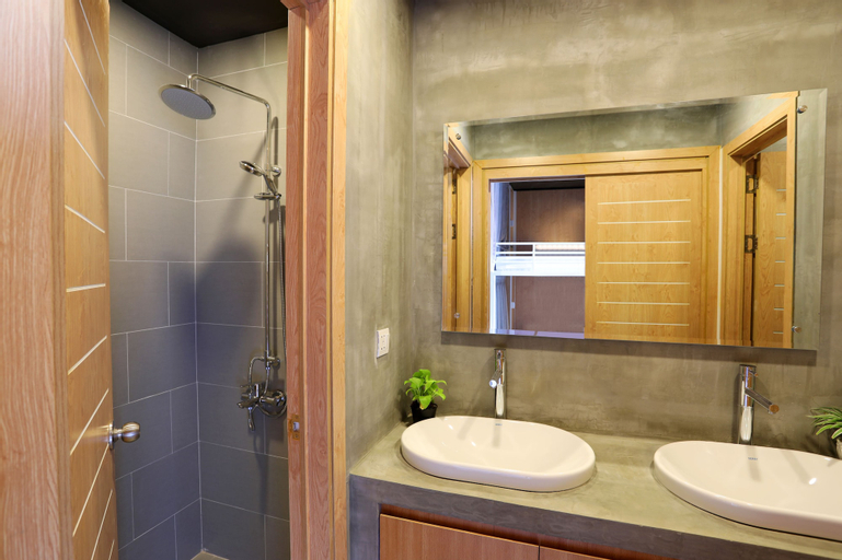 Bathroom 4