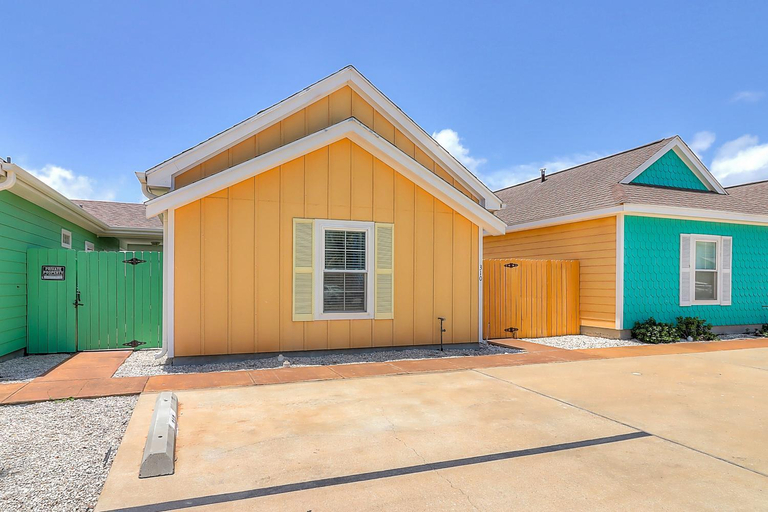 Exterior & Views 1, Marquesas #310, Nueces