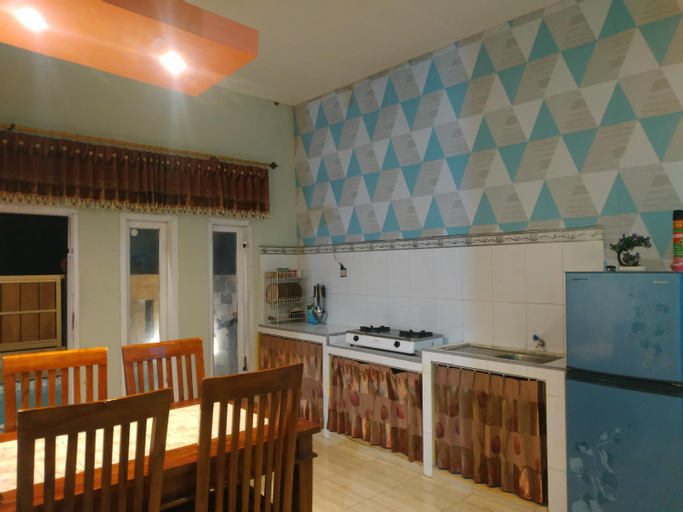Dining Room 15