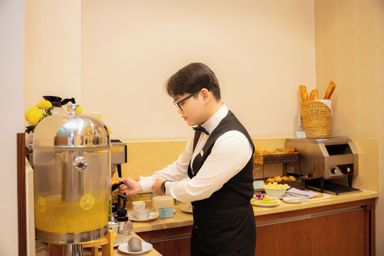Food & Drinks 24