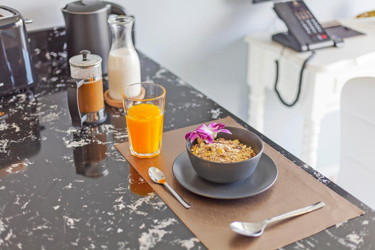 Food & Drinks, Palmyrah Surin Apartments by Beringela, Pulau Phuket