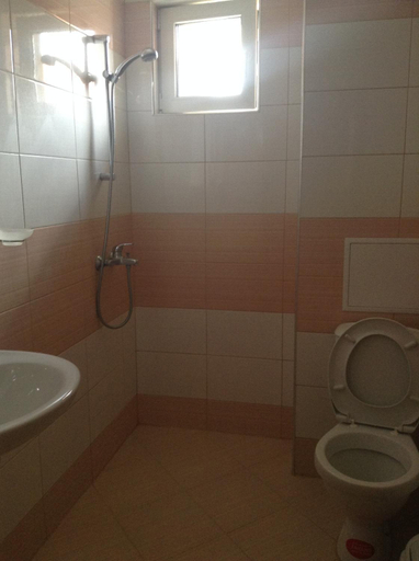 Bathroom 5, Dimitrov Apartments, Burgas