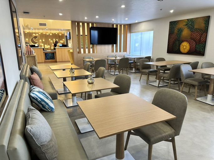 Food & Drinks 5, Comfort Suites At Tucson Mall, Pima