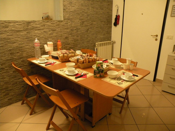 Food & Drinks