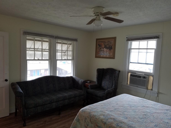 Bedroom 1, A Sapphire Inn, Macon