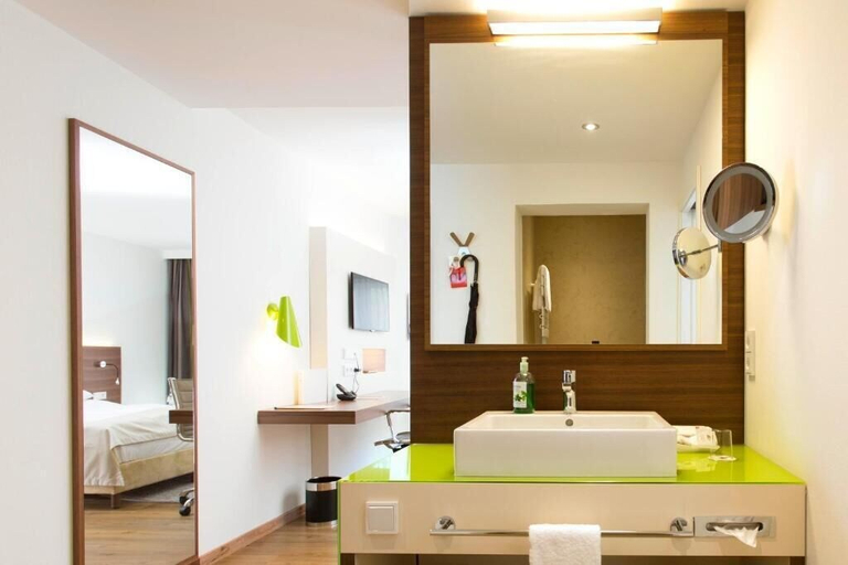 Bathroom 4, UNO Hotel Wolfsburg Sandkamp, Wolfsburg
