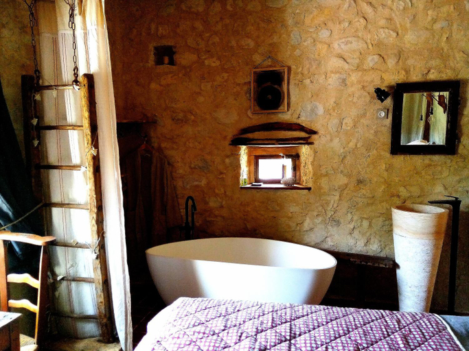 Others 5, Maison d'hotes Ainsi Soie t-il, Drôme